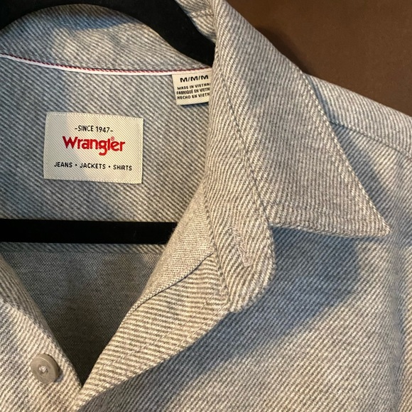 Wrangler Men's Flannel Gray Button Down Shirt - Picture 4 of 5